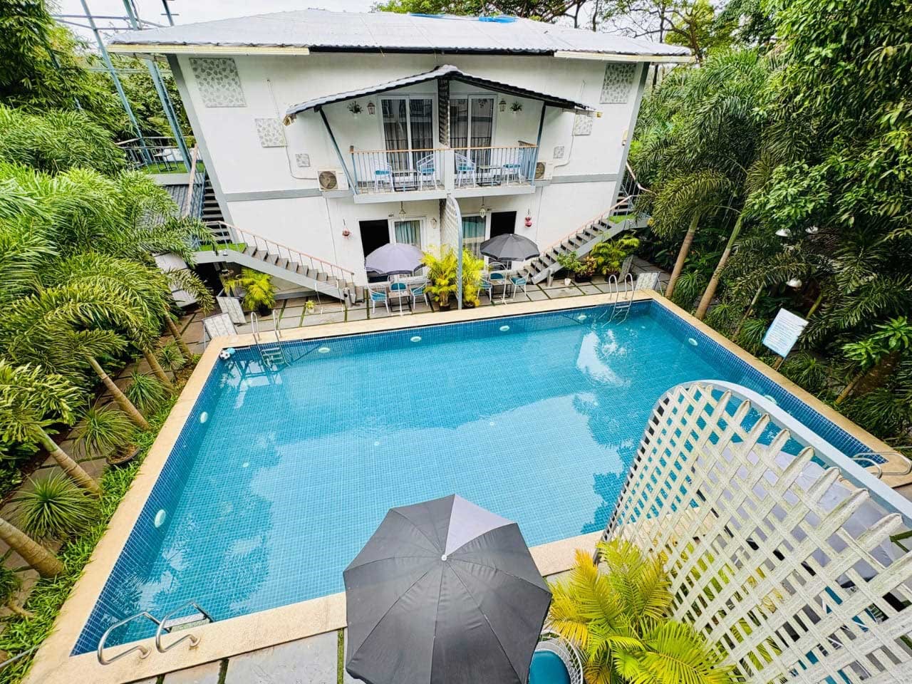 Family Room with Pool Access