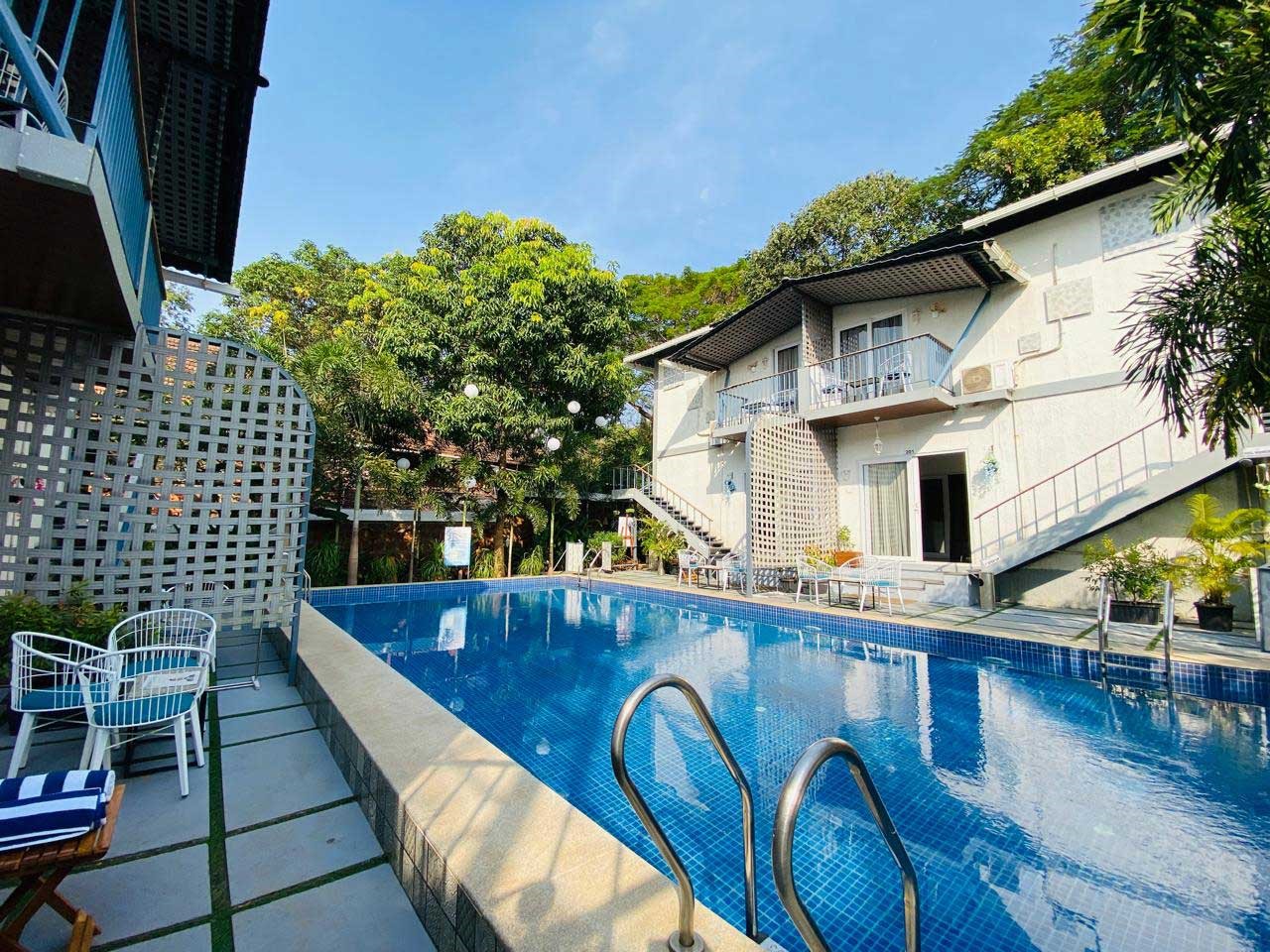 Deluxe Room with Pool Access